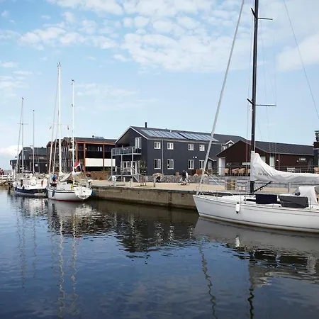 8 Person On A In Апартаменты *